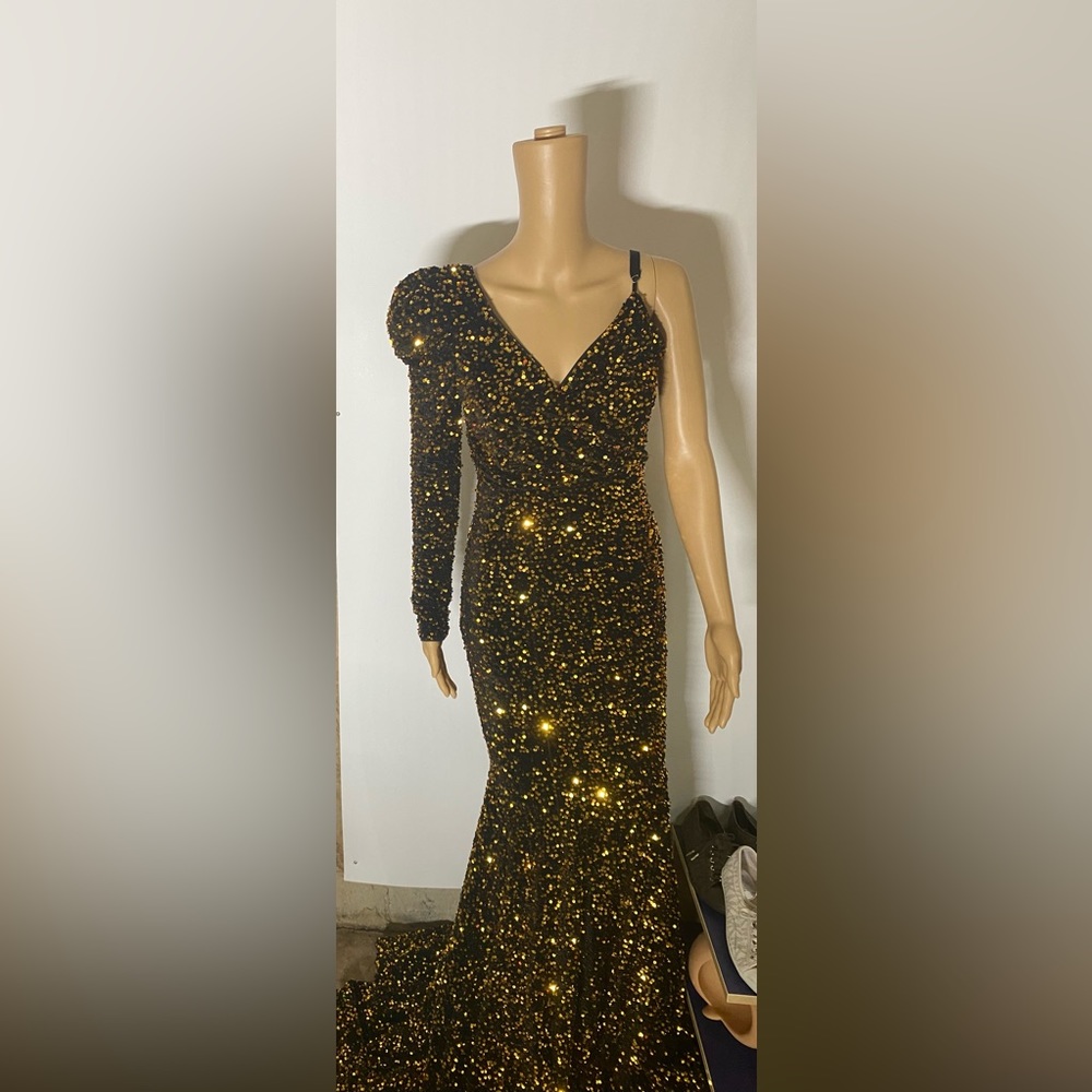 gold dress size small